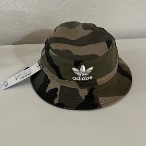 Adidas bucket hat